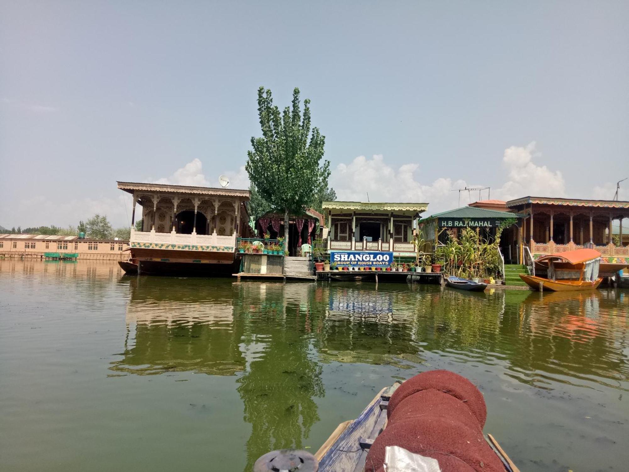 House Boat New Manora Bed and Breakfast Srīnagar Buitenkant foto