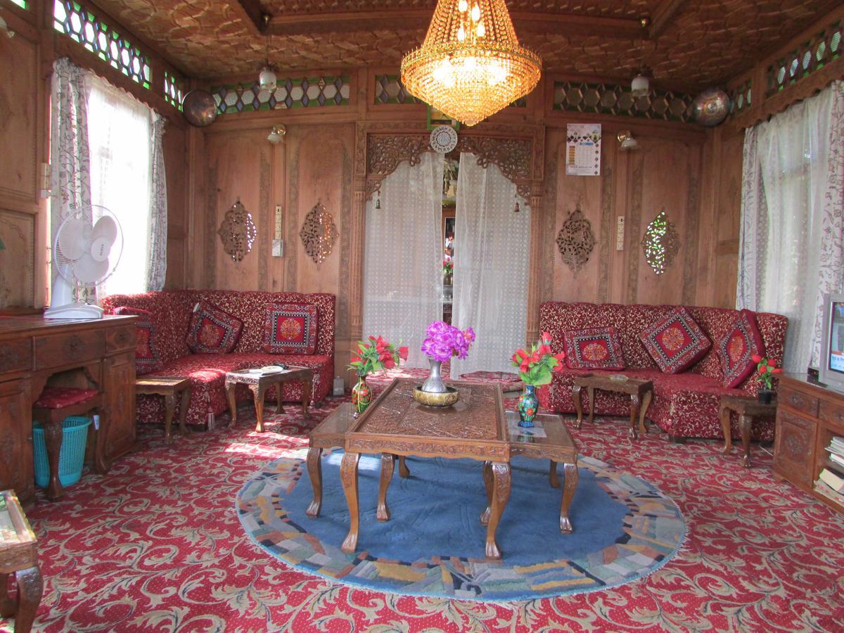 House Boat New Manora Bed and Breakfast Srīnagar Buitenkant foto