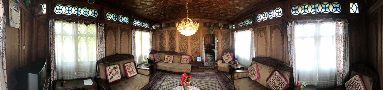 House Boat New Manora Bed and Breakfast Srīnagar Buitenkant foto